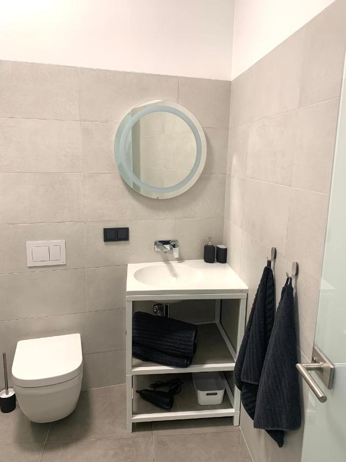 Stylish New Apartment In Riga Old Town - City Centre, Self Check-In, Walkable To Major Attractions מראה חיצוני תמונה